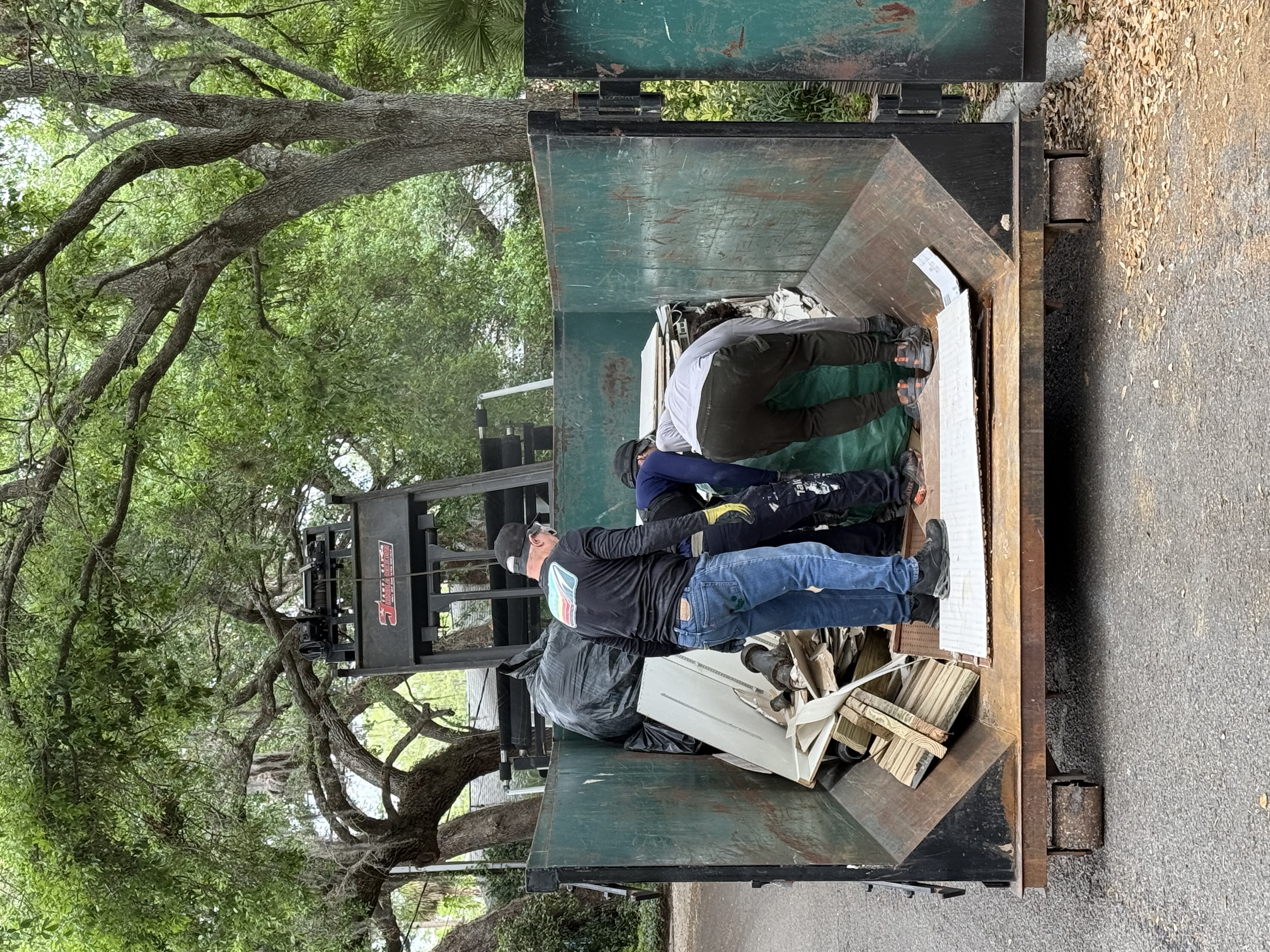Tampa Bay Junkaneers junk removal crew serving South Tampa historic homes and condos